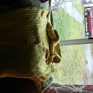 Old navy yellow sweater